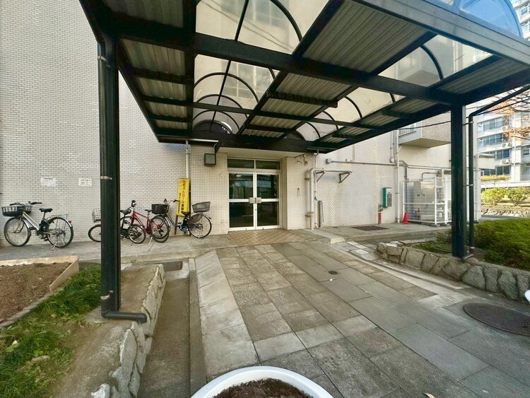 その他 上質感漂う玄関アプローチです。