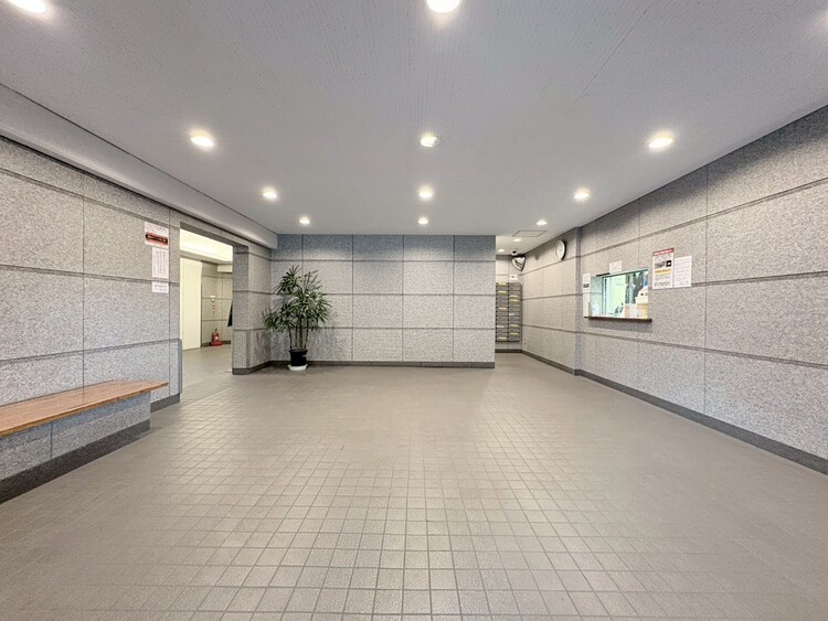 その他 館内は静寂な中が保たれており、管理が行き届いている印象を受けました。