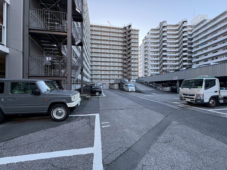 その他 駐車スペースが嬉しいですね。※空き状況は都度ご確認下さい。