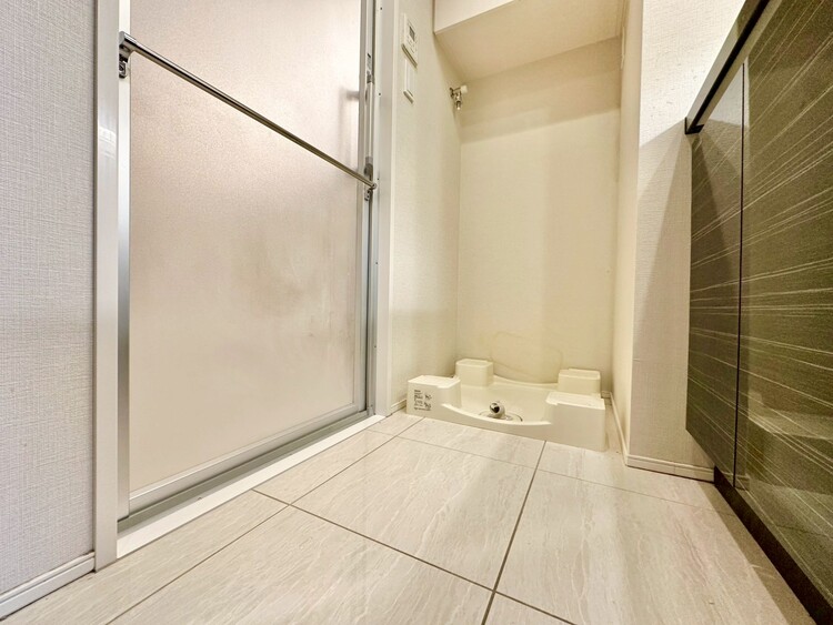 その他 十分な広さの脱衣所。