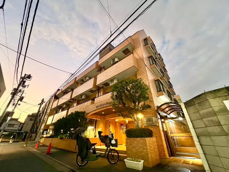 外観 飽きのこないシンプルモダンな外観です。