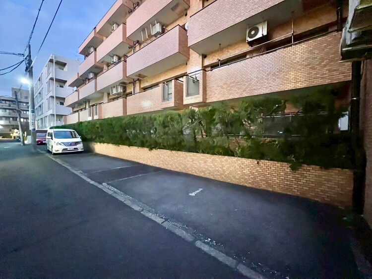 その他 駐車スペースが嬉しいですね。※空き状況は都度ご確認下さい。