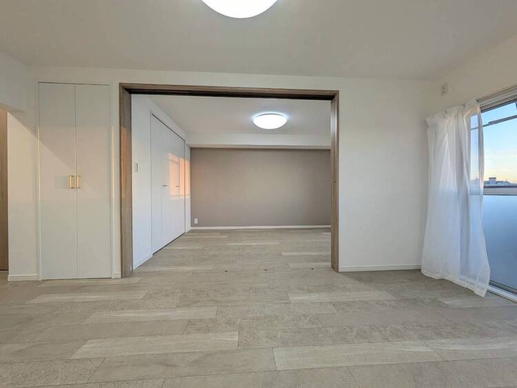 居間 伸びやかな空間のなかで、ゆったりとしたひとときを過ごせます。