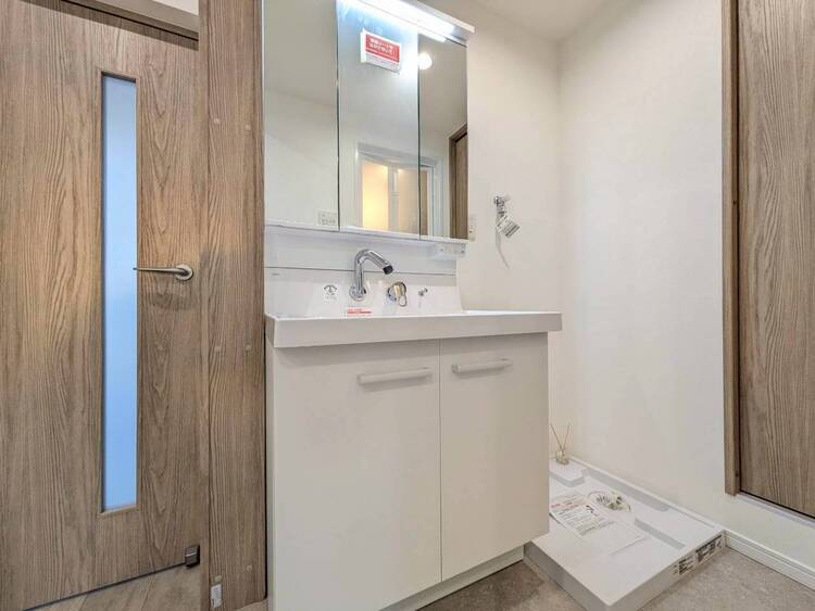 洗面 清潔感を感じられる洗面化粧台。