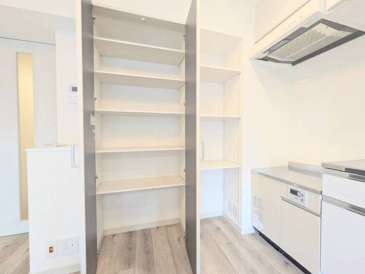 その他 収納スペースが付いていて、お部屋を広く使っていただけます。