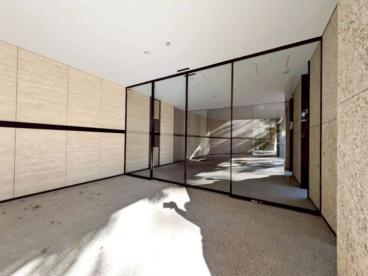 その他 上質感漂う玄関アプローチです。