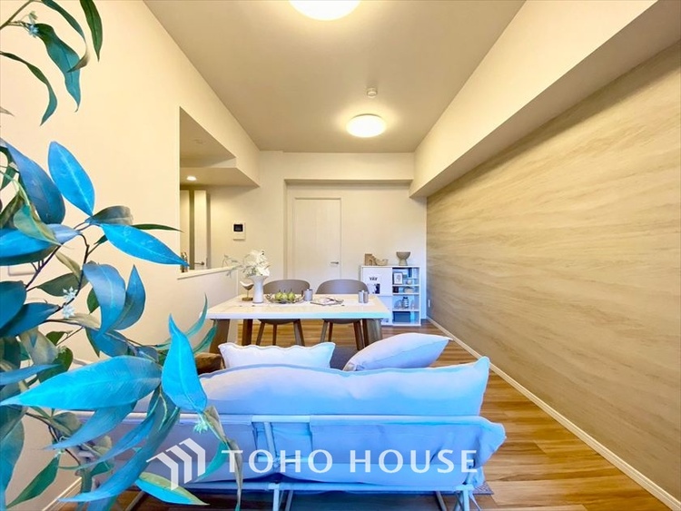 内装 【LIVING】◆煌びやか◆愛おしい家族との団欒の時間をより一層幸せなものに感じさせる煌びやかなLDK。輝かしい毎日が待っています。