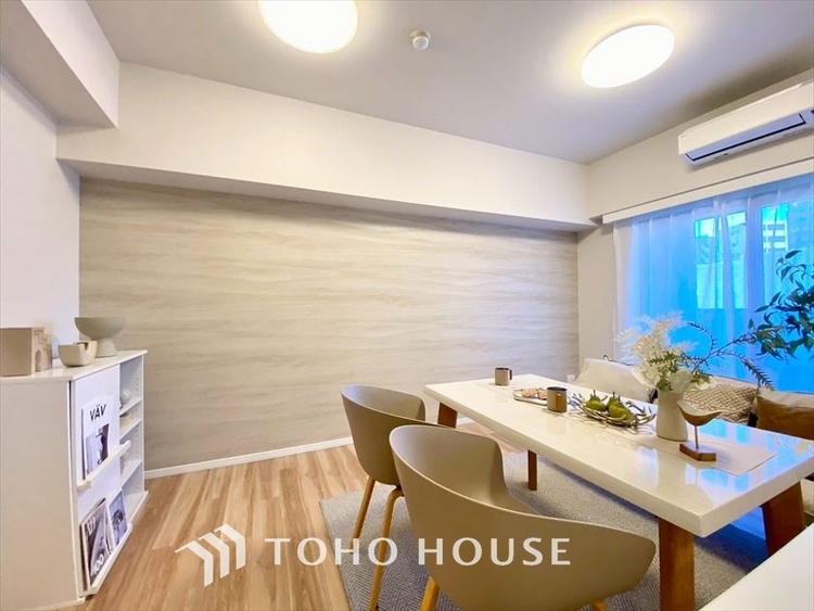 内装 【LIVING】◆眩い◆光が燦々と入り、家族の笑顔を照らす。「いつまでも続いて」と願う夢のような毎日がここにある。