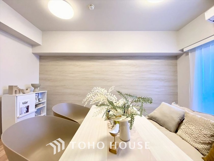 内装 【LIVING】◆陽光◆が差し込む。この開放的なLDKに家族の笑顔が集う。家族が一緒に過ごす空間は明るく、そして居心地よく。