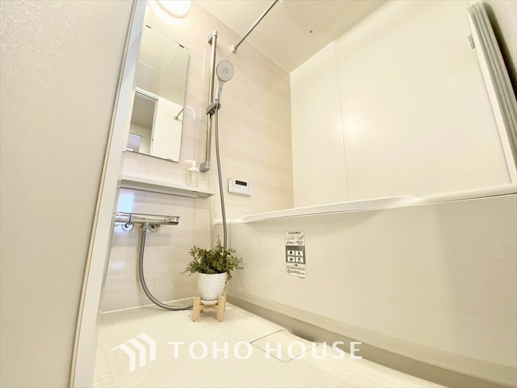 風呂 【BATHROOM】◆プライベートな空間◆simpleだからrelaxできるんです。こころもからだもキレイさっぱり。