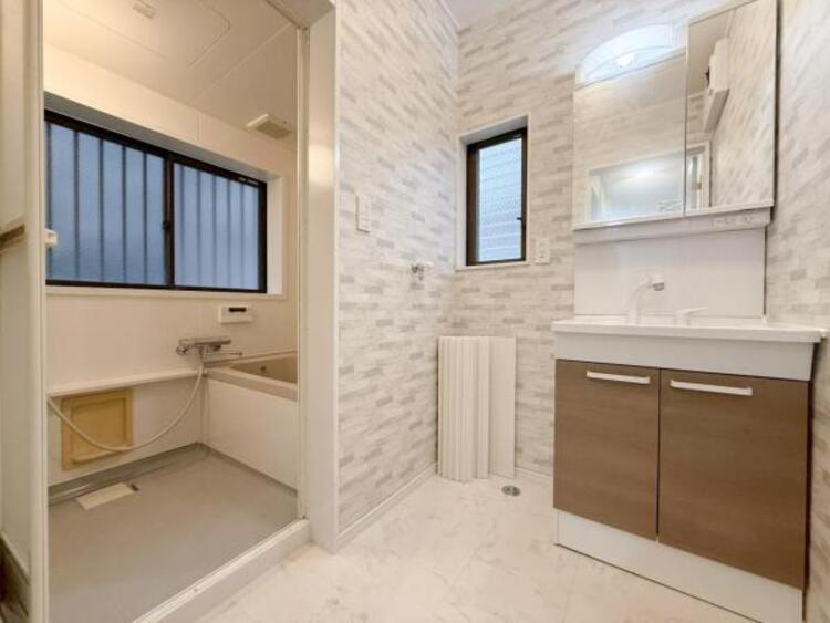 洗面 使用頻度の高い場所だからこそ便利な空間に。多人数での使用も考えた便利な空間です 