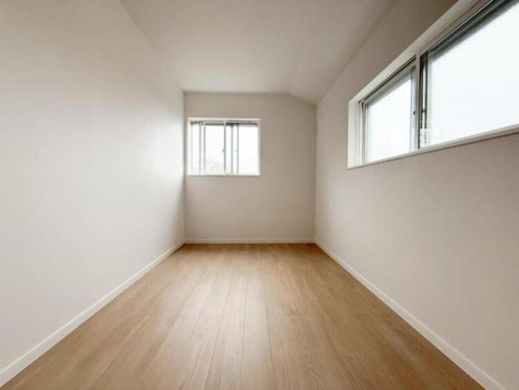 内装 健やかな時間を過ごせるプライベートルームはとても大切です！！インテリアにも合わせやすいカラーリング！それぞれの居室に思い思いのコーディネートをしてより空間を演出することでよりいっそう大事にな空間に！ 