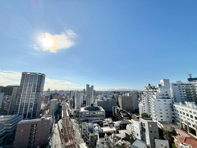 その他 眺望や窓からの景色が良いと、家で過ごす時間も快適です。