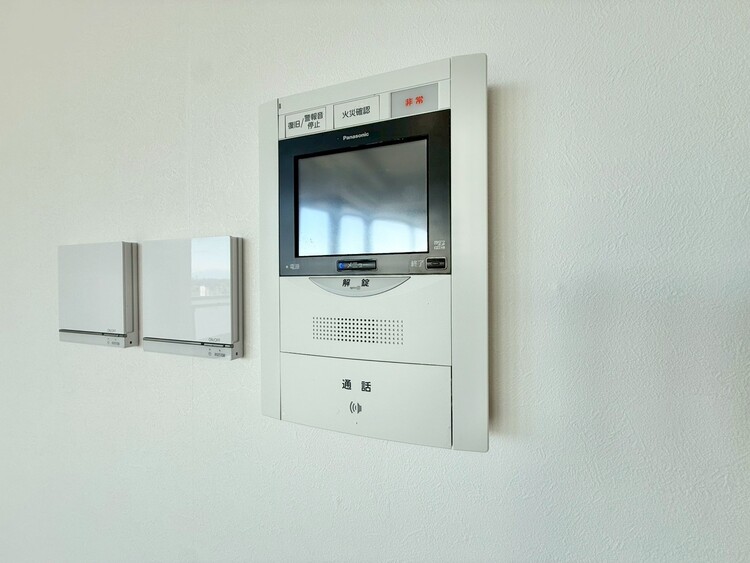 その他 誰が来てもわかる様にモニター付きインターホンを設置。