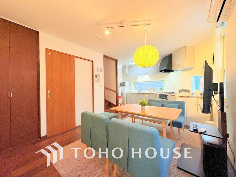 内装 上質な時間を育む暮らしのメインステージ。寛ぎとコミュニケーションを育む居心地のよい場所