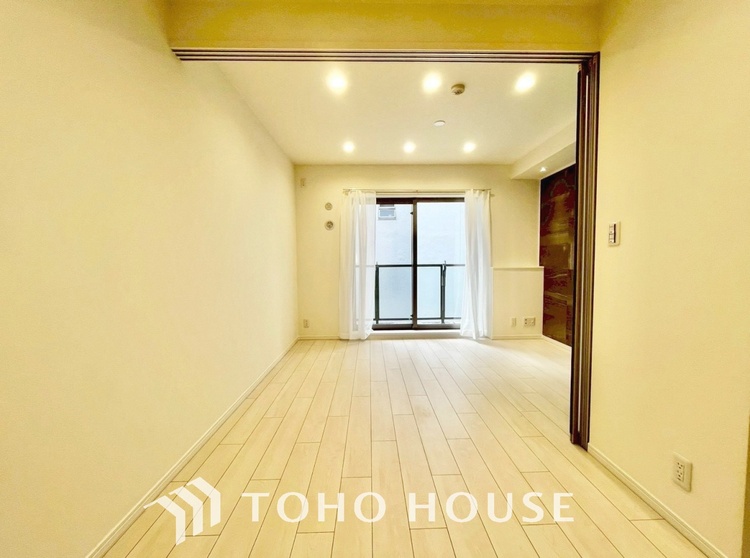 内装 「想像していた以上に広い」が写真を撮っているときの感想です。家事動線に配慮したプランによりご家族がくつろげる明るく広い空間が確保できました。