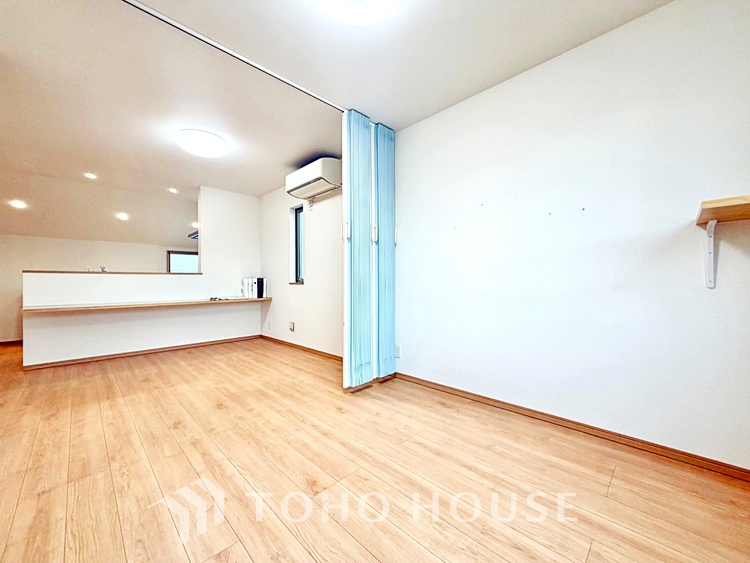 内装 窓をあけると通り抜ける風。清々しく心地よいそよ風が、この空間を涼やかに。