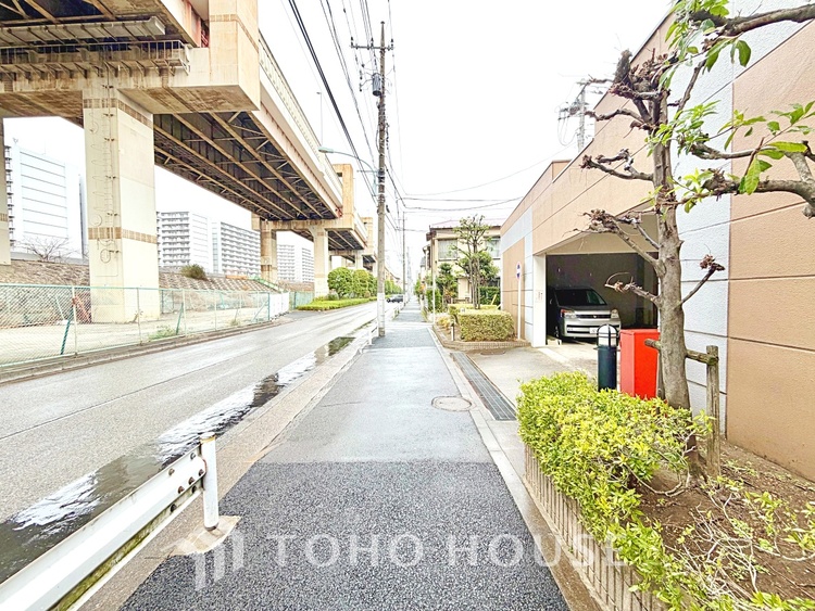 外観 プライベートなお部屋では静かに時を過ごしたい。読書をして、物思いにふける・・光りに満たされた安らぎの空間＊配置してある家具や小物はCGによるイメージ画像です。