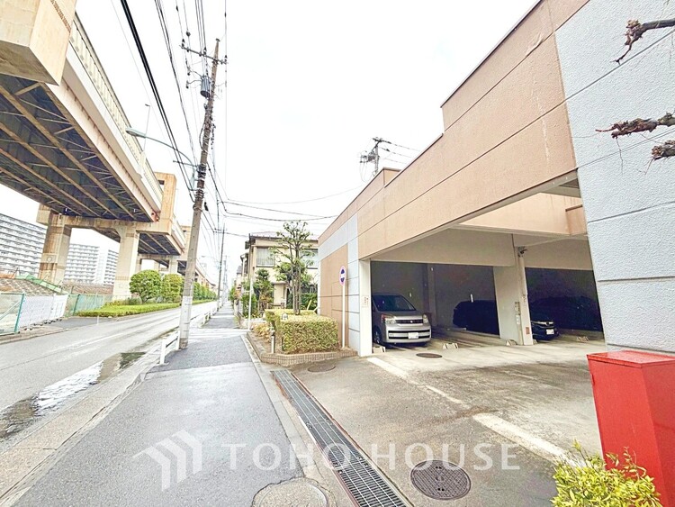 外観 【Swaying surface】光に照らし出されたバスルーム。膨よかな湿度と静かに揺れる眼前の水面