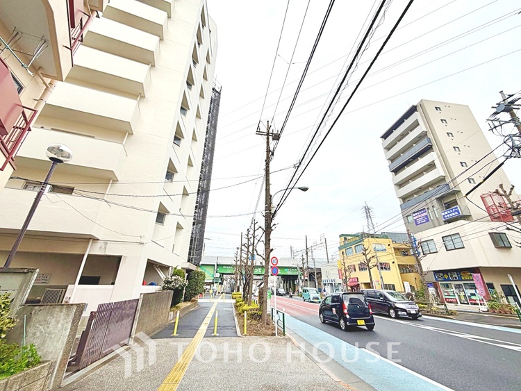 エントランス 【Swaying surface】光に照らし出されたバスルーム。膨よかな湿度と静かに揺れる眼前の水面