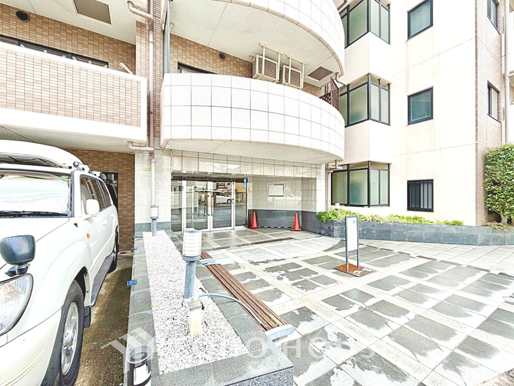 エントランス 【Private room】家族個々の安らぎの空間。プライベートなBedRoomは暮らす方の感性で造り上げたいもの。