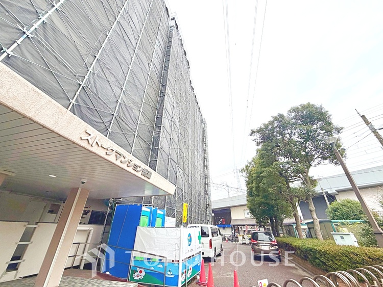 外観 【Swaying surface】光に照らし出されたバスルーム。膨よかな湿度と静かに揺れる眼前の水面