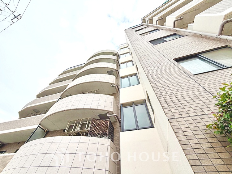 外観 プライベートなお部屋では静かに時を過ごしたい。読書をして、物思いにふける・・光りに満たされた安らぎの空間＊配置してある家具や小物はCGによるイメージ画像です。