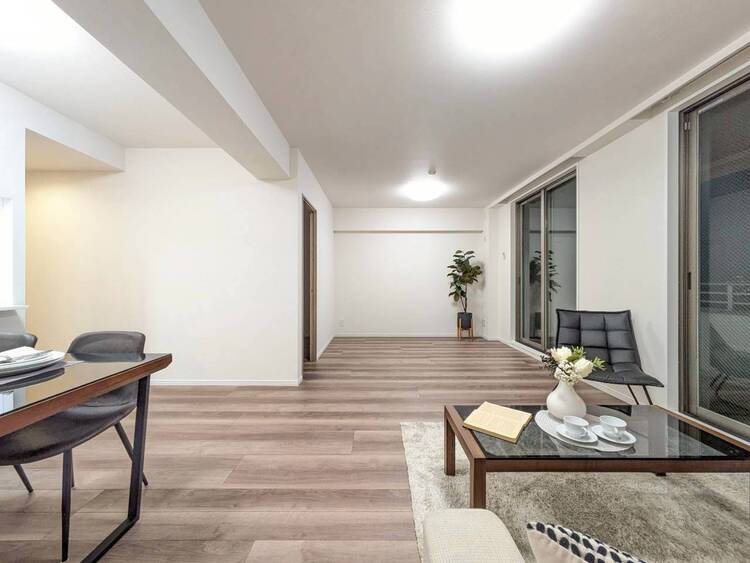 居間 通風・採光に優れ、心地よい光と風が溢れています。