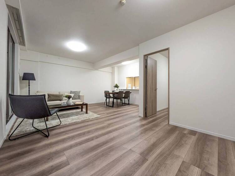 居間 シンプルな内装と偏り過ぎないデザインで統一しました。