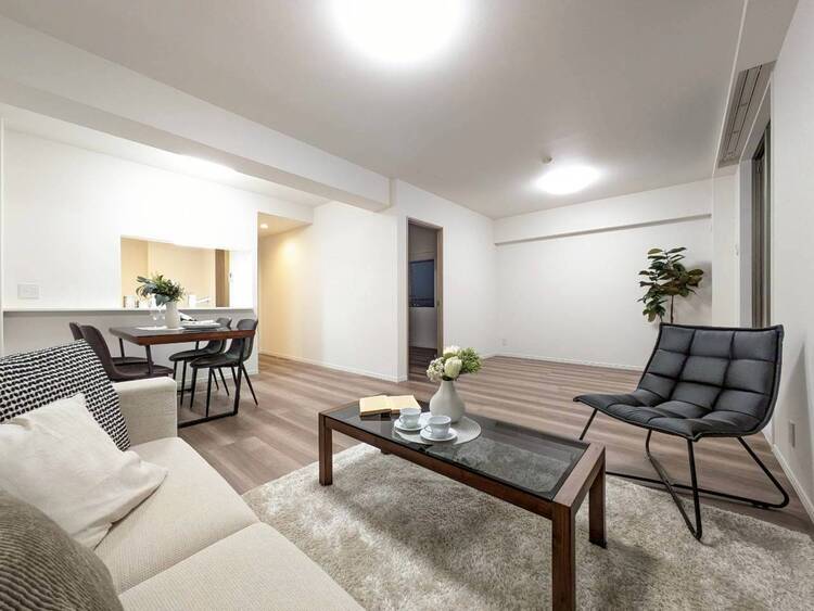 居間 落ち着いた雰囲気に包まれて、伸びやかな空間。