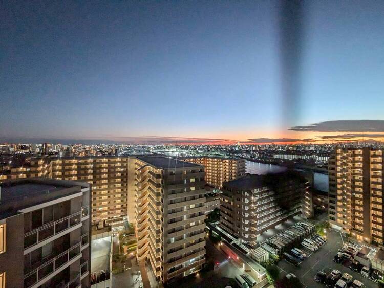 バルコニー 眺望や窓からの景色が良いと、家で過ごす時間も快適です。