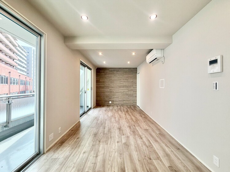 居間 充実した生活は伸びやかな居室空間から始まります。