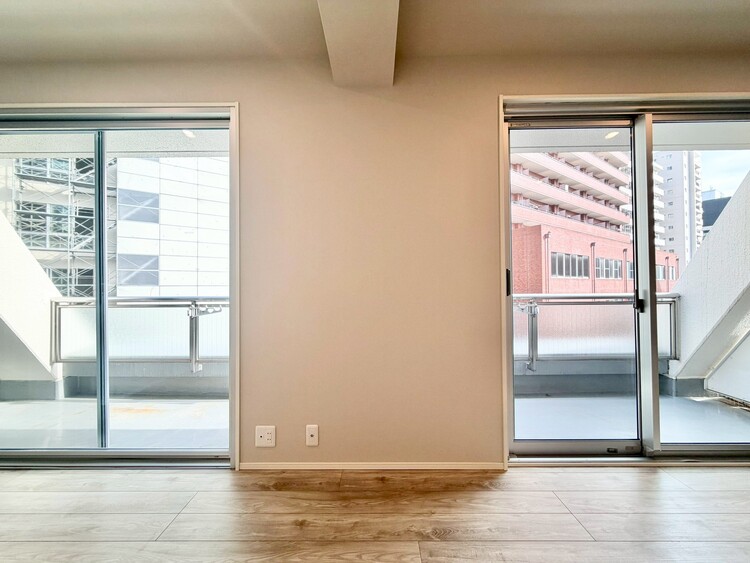 居間 落ち着いた雰囲気に包まれて、伸びやかな空間。