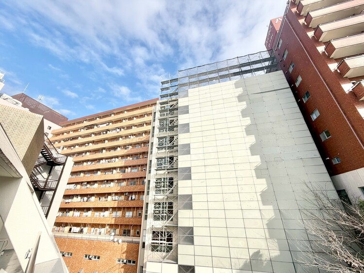 バルコニー 眺望や窓からの景色が良いと、家で過ごす時間も快適です。