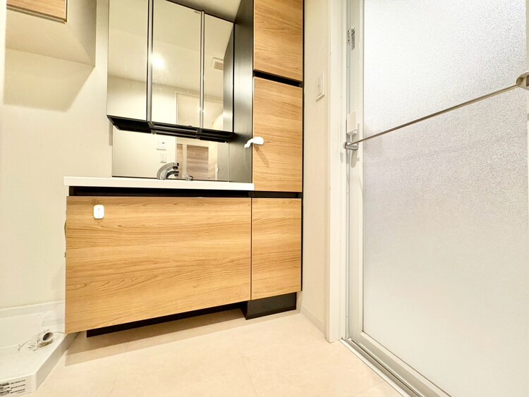 その他 十分な広さの脱衣所。