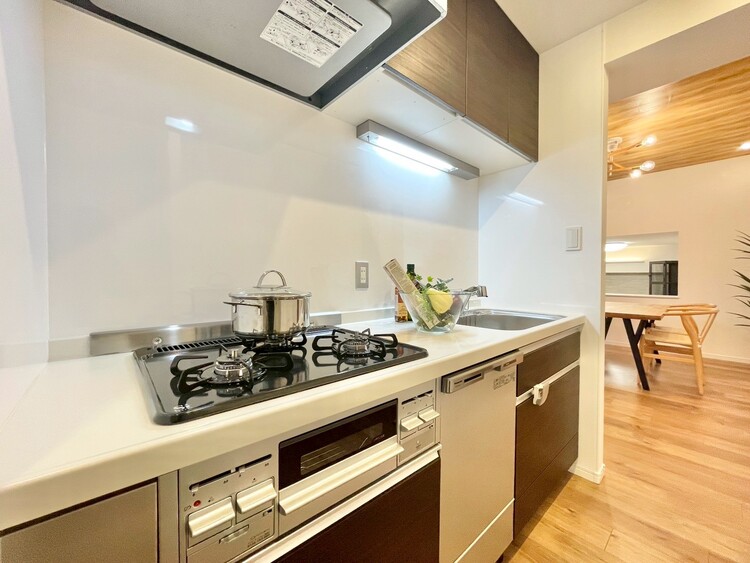 キッチン 使いやすくスタイリッシュなキッチン空間になっております。