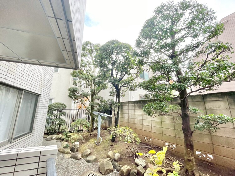 バルコニー 陽当たり・通風・開放感に恵まれた環境です。