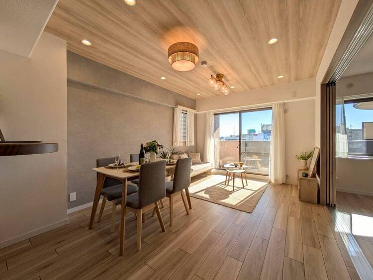 居間 充実した生活は伸びやかな居室空間から始まります。