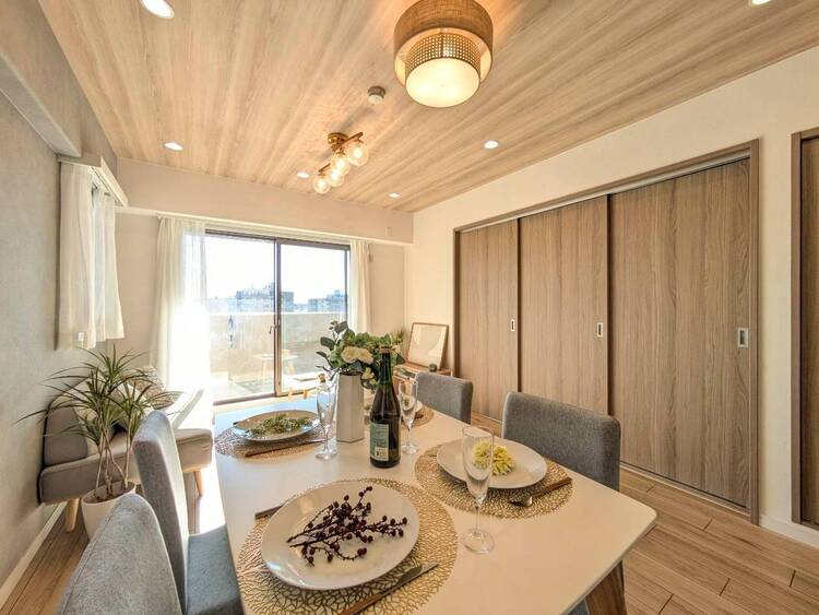 居間 シンプルな内装と偏り過ぎないデザインで統一しました。