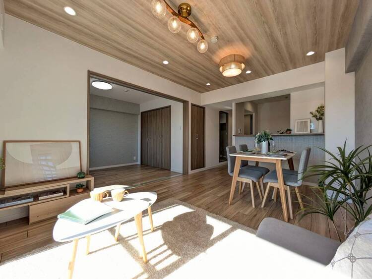 居間 落ち着いた雰囲気に包まれて、伸びやかな空間。