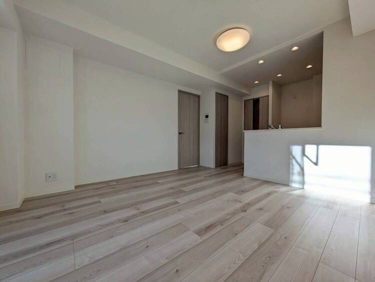 居間 伸びやかな空間のなかで、ゆったりとしたひとときを過ごせます。