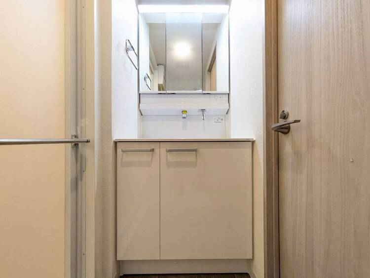 洗面 清潔感を感じられる洗面化粧台。