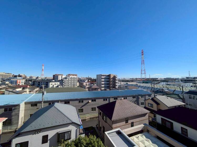 バルコニー 眺望や窓からの景色が良いと、家で過ごす時間も快適です。