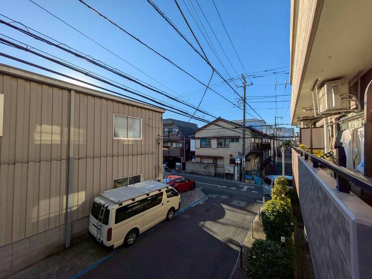 バルコニー 陽当たり・通風・開放感に恵まれた環境です。