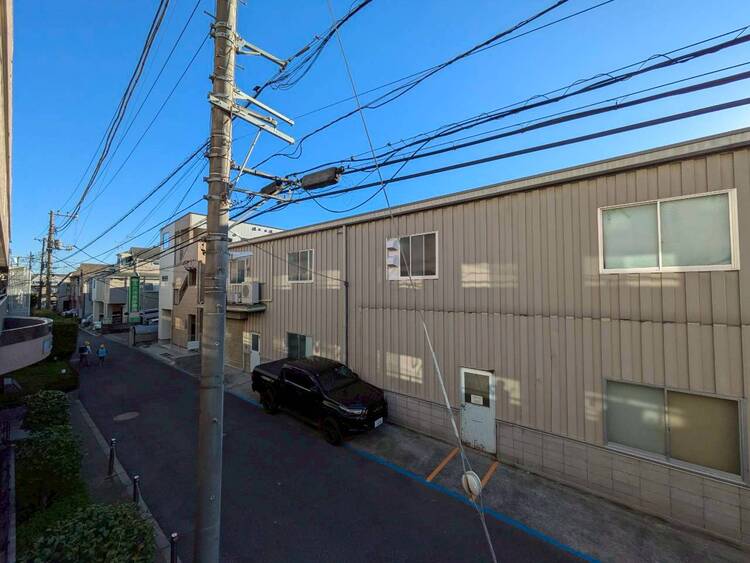 バルコニー 眺望や窓からの景色が良いと、家で過ごす時間も快適です。