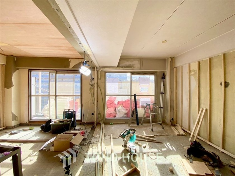 内装 現在改装中◆煌びやか◆愛おしい家族との団欒の時間をより一層幸せなものに感じさせる煌びやかなLDK。輝かしい毎日が待っています。