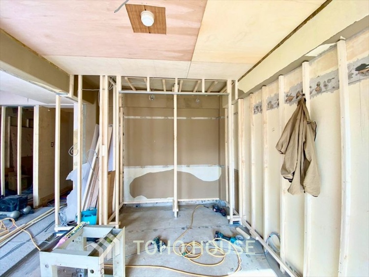 内装 現在改装中◆属毛離裏◆子は父を手本とし、母に愛育されて成長する。家族の深い繋がり。いつまでも大切にしたい。