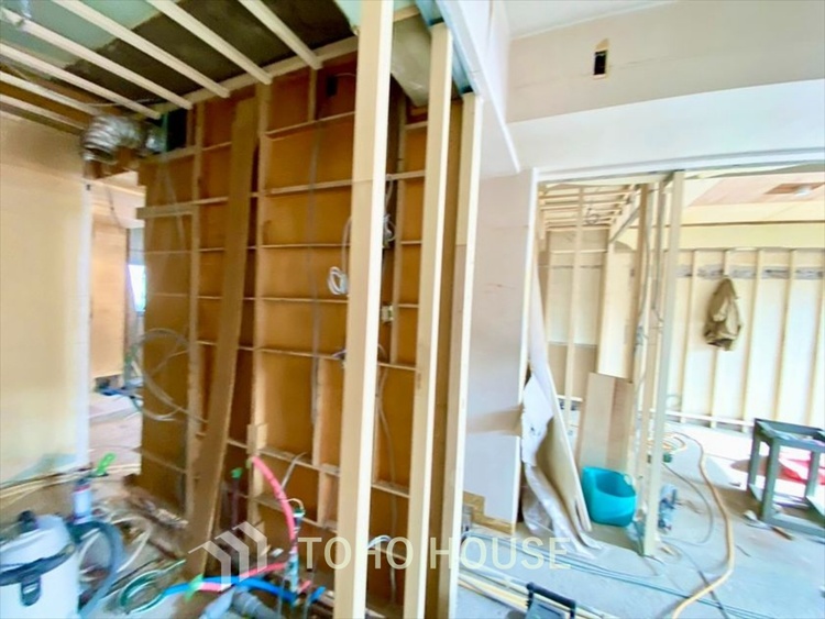 キッチン 現在改装中◆ワクワク◆開放的で機能性も高いシステムキッチン。お子様は毎日のご飯にワクワク！