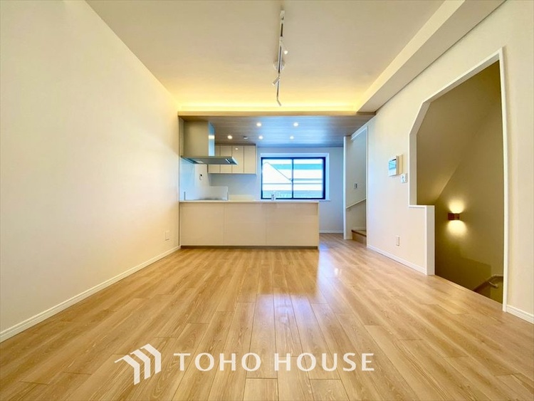 内装 【LIVING】◆煌びやか◆愛おしい家族との団欒の時間をより一層幸せなものに感じさせる煌びやかなLDK。輝かしい毎日が待っています。