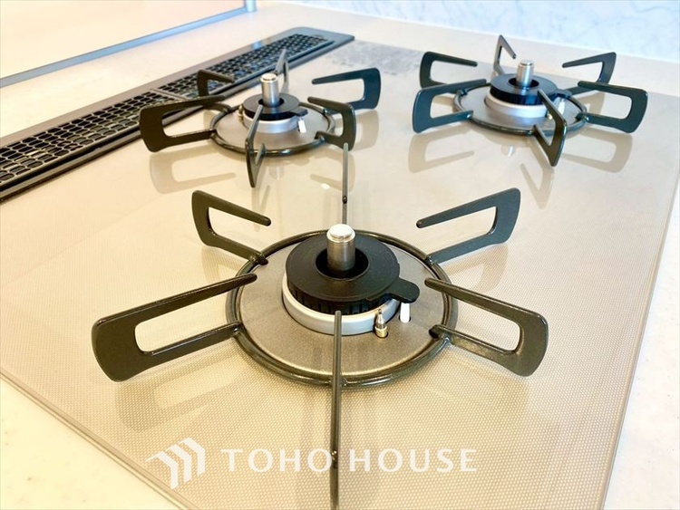 キッチン 【KITCHEN】◆家族のおはよう◆の声を笑顔で迎えてあげられるシステムキッチン。朝ごはんが楽しみでちょっと早起きしたくなるんです。